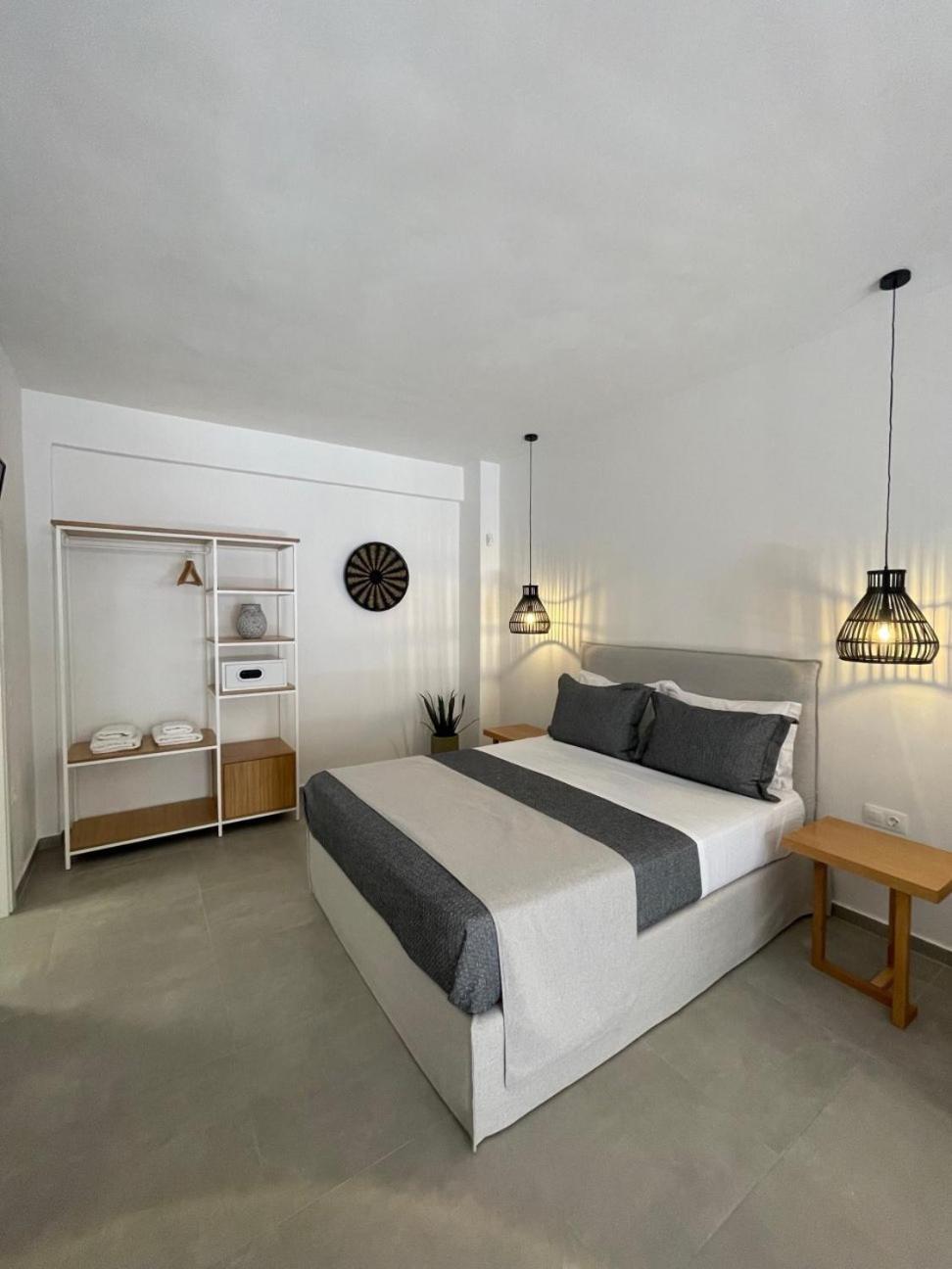 Trocadero Luxury Suites 埃尔米奥尼 外观 照片